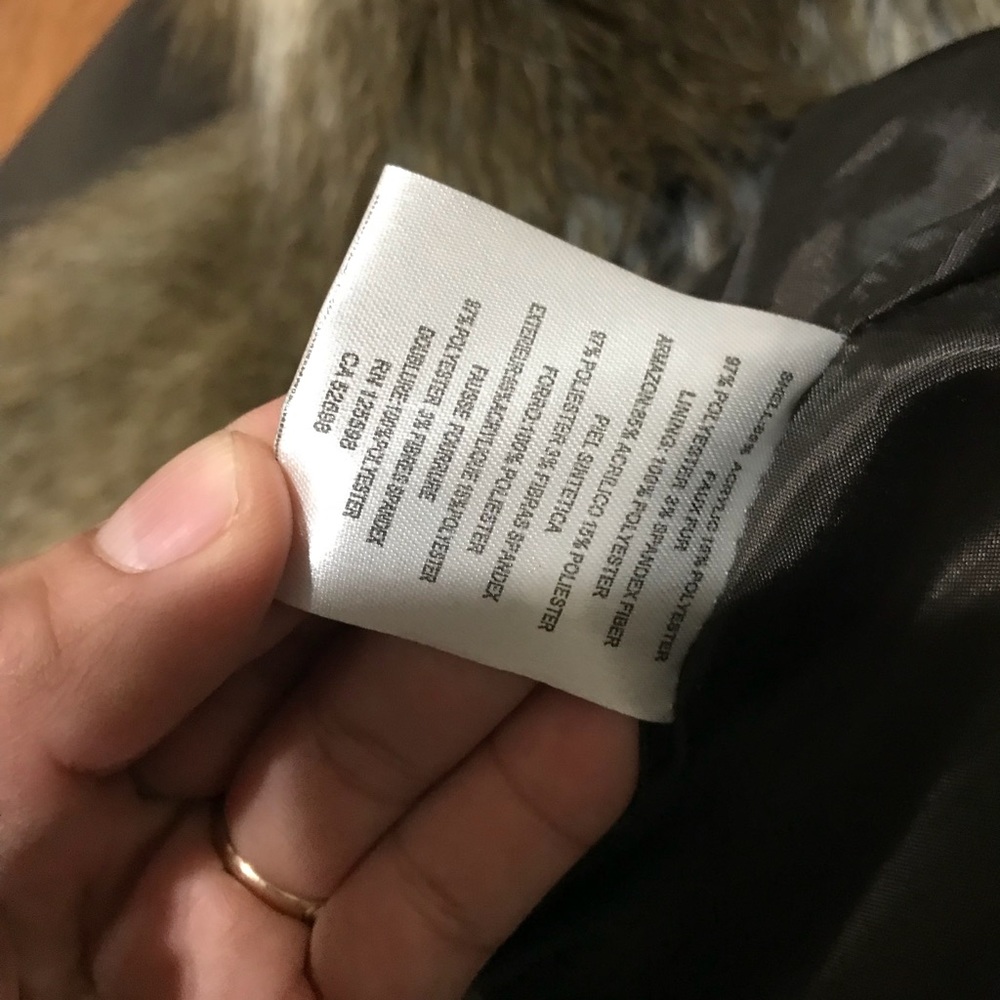 Ellen Tracy furry vest - Picture 4 of 5